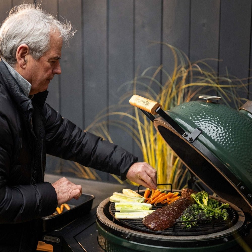 Big Green Egg Large – Ceramic Kamado Charcoal BBQ & Smoker with ConvEGGtor - image 8